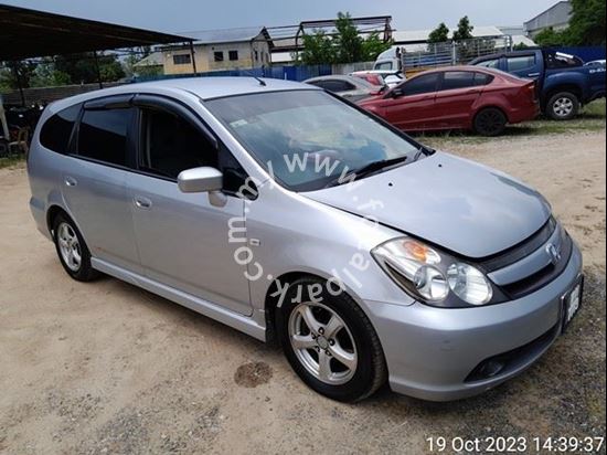 Focal Park. HONDA STREAM 2.0 AUTO